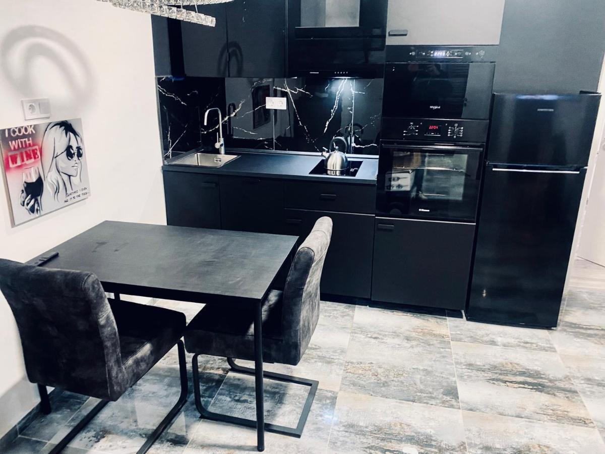 Trendy House 158 Villa Matranovak Ngoại thất bức ảnh